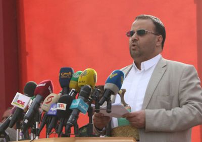 وزير في حكومة بن دغر يلتقي بالصماد في صنعاء
