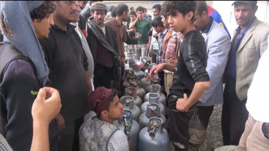 الحوثيون يعتقلون ملاك محطات الغاز بعد فشلهم في ضبط الأسعار