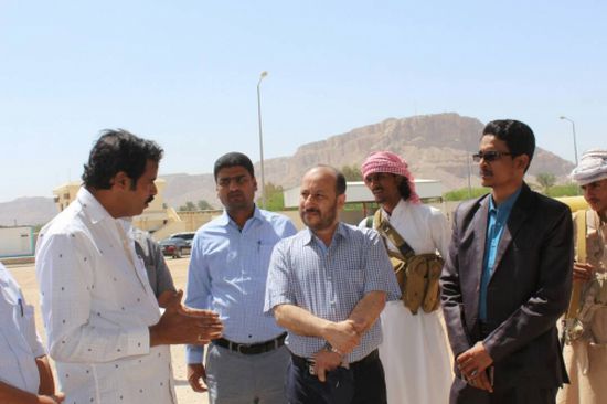 المدير العام التنفيذي لشركة النفط اليمنية في زيارة تفقدية لوحدة وقود الطائرات ومرافق ومحطات شركة النفط بوادي حضرموت