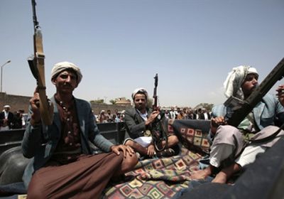 ميليشيا الحوثي تفرج عن عسكريين موالين لصالح بينهم ضباط برتب رفيعة