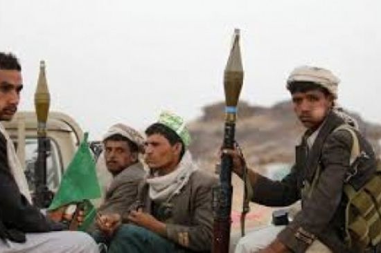 الحوثيون يقطعون ويجرفون  الطريق  الاسفلت الرابط بين الحديدة تعز