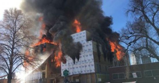 صور.. إصابات عديدة فى حريق ضخم بمدينة "دنفر" الأمريكية