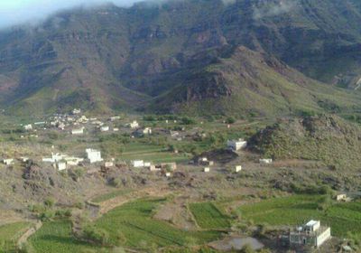 احتراق منزل مواطن اثر قصف مليشيات الحوثي قرى غرب مريس بالضالع 