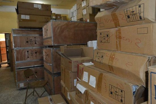وصول كمية من المعدات والمستلزمات الطبية الى محافظة المهرة 