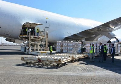  الصحة العالمية توصل 55 طنًا من المواد الطبية إلى مطار صنعاء