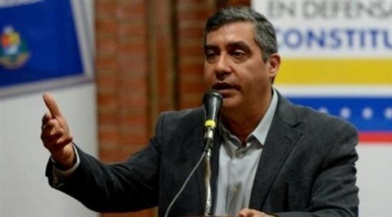 فنزويلا: اعتقال وزير سابق بتهمة التآمر على الجيش