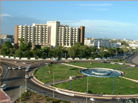 عاجل : اعتقال رجل بملابس نسائية حاول الدخول الى مستشفى يرقد فيه جرحى عملية الدرين الإرهابية
