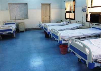 بدعم عماني ... تسليم أثاث طبي لمستشفى تريم العام بوادي حضرموت 