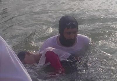 شاهد بالصور ..نهاية مأساوية لمحاولة غواص يمني إنقاذ حياة طفلة غرقت بالسد