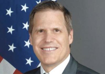 السفير الأمريكي: نعمل مع التحالف العربي على إيجاد قوى محلية تقوم بالتخلص من الإرهابيين في اليمن