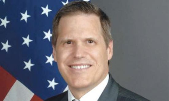 السفير الأمريكي: نعمل مع التحالف العربي على إيجاد قوى محلية تقوم بالتخلص من الإرهابيين في اليمن