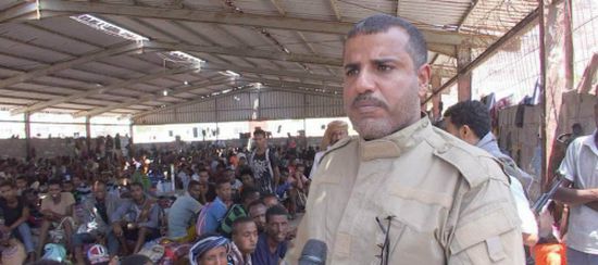 نكاية بالتحالف .. الشرعية تطلق 8000 مهاجر غير شرعي في شوارع عدن