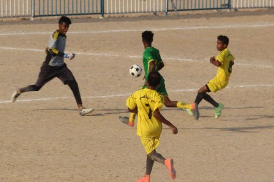 منتخب حي الشافعي يتأهل للدور الثاني في بطولة الأحياء السكنية بالمكلا 