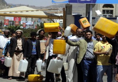 مقتل 4 يمنيين واختطاف آخرين بسبب أزمة الغاز في مناطق الحوثيين