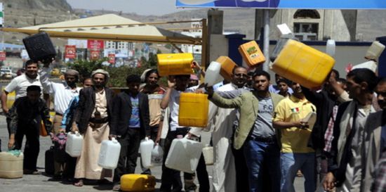 مقتل 4 يمنيين واختطاف آخرين بسبب أزمة الغاز في مناطق الحوثيين