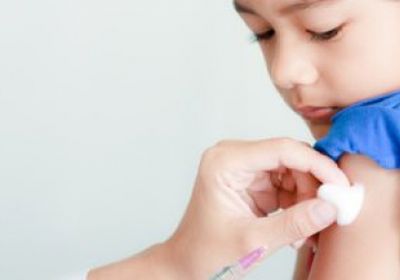 نصائح للوقاية من الحمى الشوكية منها تطعيم المكورات الرئوية