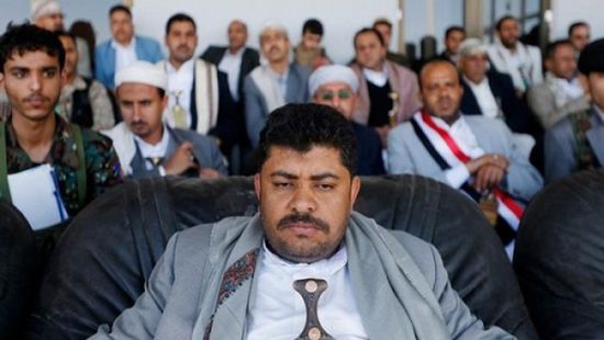 مليشيا الحوثي تنهب إغاثات المدارس وتوزعها على قياداتها