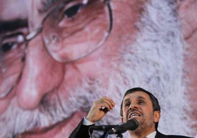 أحمدي نجاد وخامنئي.. النار تحت الرماد