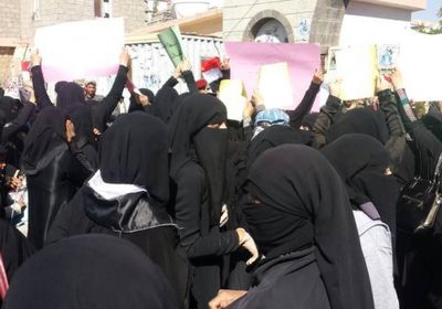 الحوثيون يختطفون 13 فتاة اثناء مشاركتهن في مسيرة بصنعاء