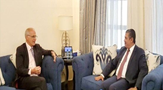 بحاح يبحث مع السفير البريطاني “ استعادة الدولة ” والحل السياسي في اليمن
