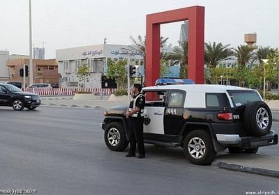 شرطة الرياض تضبط سعودي ويمني هددا فتاتين بفضحهما بالصور