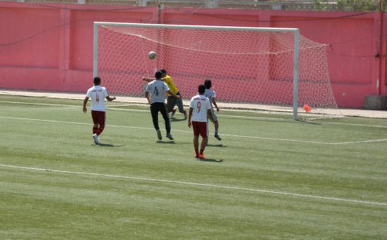 في بطولة جامعة عدن لكرة القدم الطب البشري تتأهل نصف النهائي على حساب الأسنان