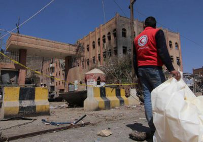 مقتل طبيب وإصابة 4  مرضى جراء قصف حوثي استهدف مستشفى “حيس”
