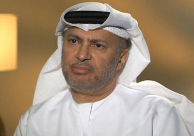 الوزير الاماراتي قرقاش يعلق على الهجوم الصاروخي الحوثي تجاه الرياض