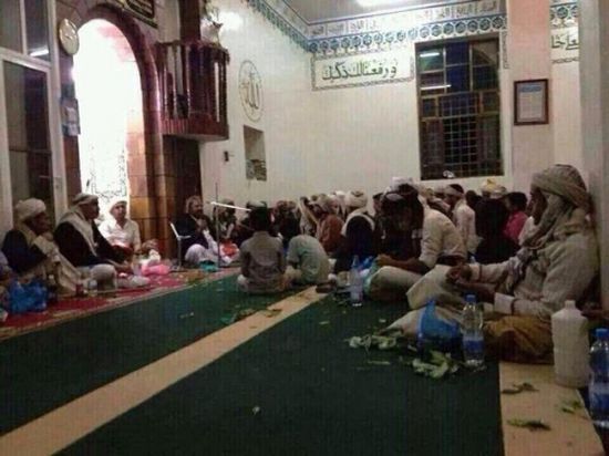  ميليشيات الحوثي تحول المساجد ودور تحفيظ القرآن إلى مقرات لاجتماعات سرية لقياداتها