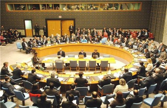 مجلس الأمن يعرب عن قلقه إزاء تدهور الوضع الإنساني باليمن