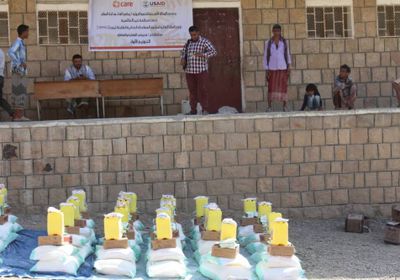 منظمة كير العالمية تدشن توزيع 2717 سلة غذائية في مديرية المقاطرة بمحافظة لحج