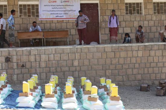 منظمة كير العالمية تدشن توزيع 2717 سلة غذائية في مديرية المقاطرة بمحافظة لحج