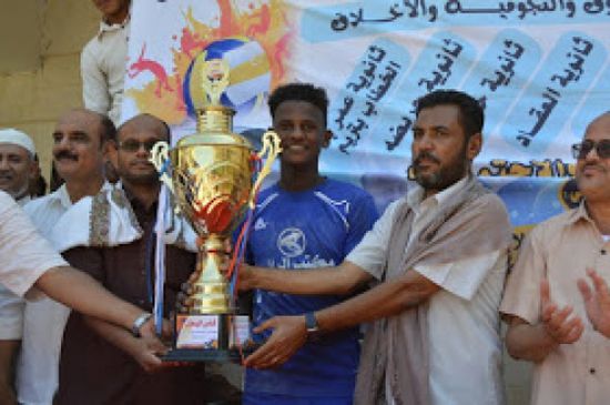 ثانوية عمر بن الخطاب للبنين بتريم تتوج بطلا لدوري ثانويات الوادي لكرة الطائرة 