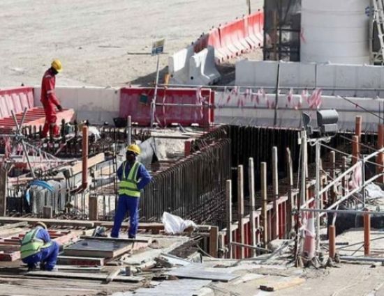 عمال استادات مونديال قطر يستردون خمسة ملايين دولار