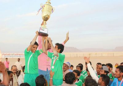 الهلال الاحمر الاماراتي يكرم الفرق المشاركة في بطولة أندية شباب  شبوة