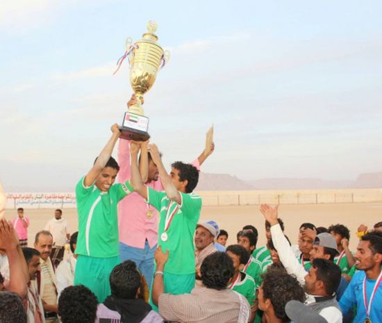 الهلال الاحمر الاماراتي يكرم الفرق المشاركة في بطولة أندية شباب  شبوة