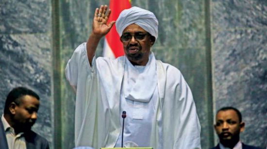 الرئيس السوداني يتوعد بحرب على الفساد وملاحقة «الثراء الحرام»