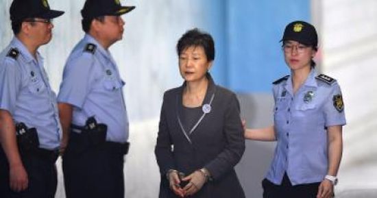 الحكم بالسجن 24 عاماً على رئيسة كوريا الجنوبية السابقة بتهمة الفساد