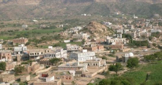 مليشيات الحوثي تقصف قرى الشرنمة غرب قعطبة  