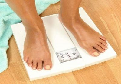 الكشف عن علاقة بين الوزن وطول العمر