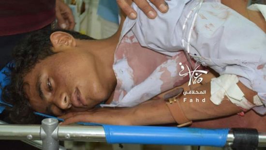 صور مرعبة.. أطفال ضحايا قصف حوثي لحي سكني بتعز