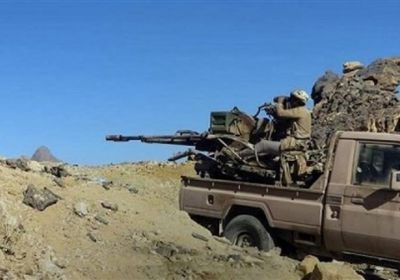 قوات الجيش تقصف بالمدفعية مواقع الميليشيا في صرواح بمأرب