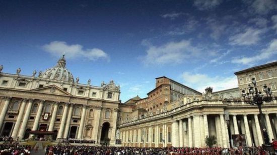 الفاتيكان: اعتقال قس ودبلوماسي سابق لحيازة مواد إباحية تتعلق بالأطفال