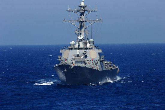 بالصور.. سفن حربية أميركية ترابط قبالة سواحل سوريا