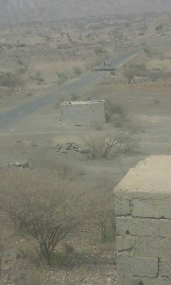 مليشيات الحوثي تقوم بتفجير جسر يربط بين مضاربة لحج ووازعية تعز