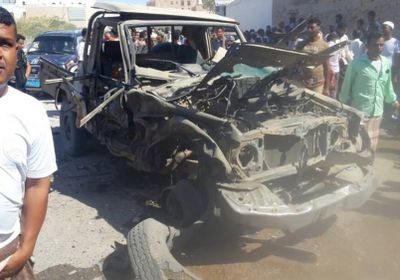 إصابة ثلاثة صحفيين يمنيين بصاروخ حوثي استهدف سيارتهم في البيضاء