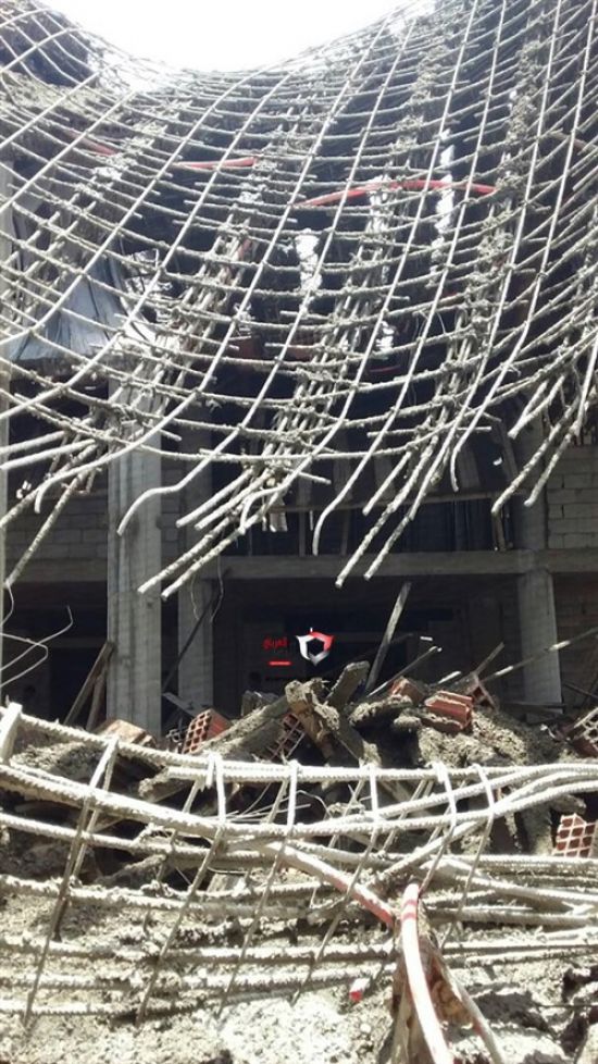 شاهد بالصور .. سقوط سقف أحد المساجد بشبوة أثناء العمل