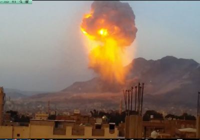 طيران التحالف العربي يدمر مخزن أسلحة للحوثيين في صنعاء 
