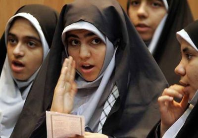 إيران تحظر شبكات التواصل الاجتماعي الأجنبية في المدارس