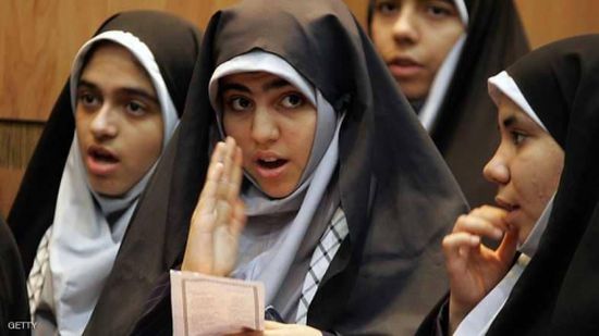 إيران تحظر شبكات التواصل الاجتماعي الأجنبية في المدارس